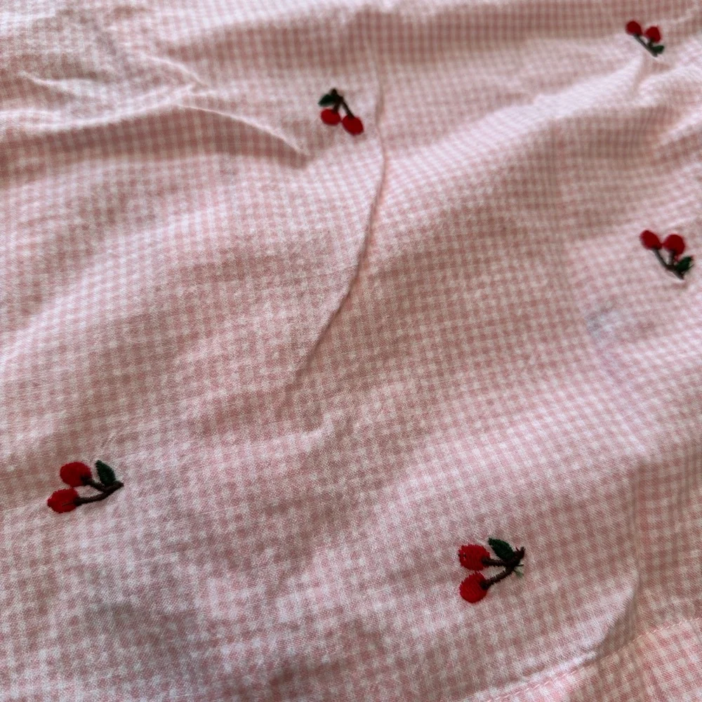 Cynthia Rowley Pink Gingham with Embroidered Cherries Pajama Set - Size Medium - Picture 4 of 7